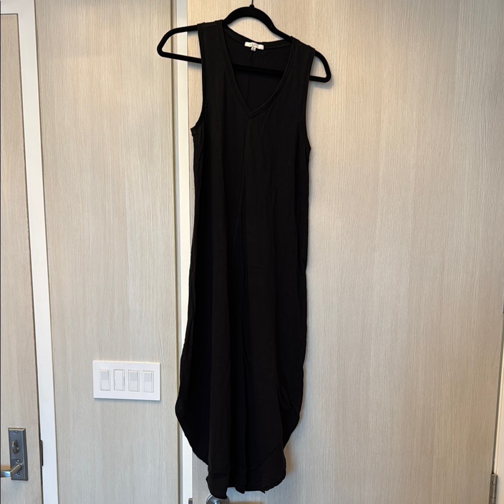 Black Sleeveless Dress